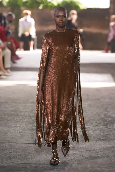 Look 48